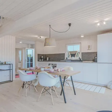 Holiday home Stunning In Zerpenschleuse