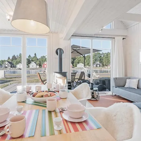 Holiday home Stunning In Zerpenschleuse